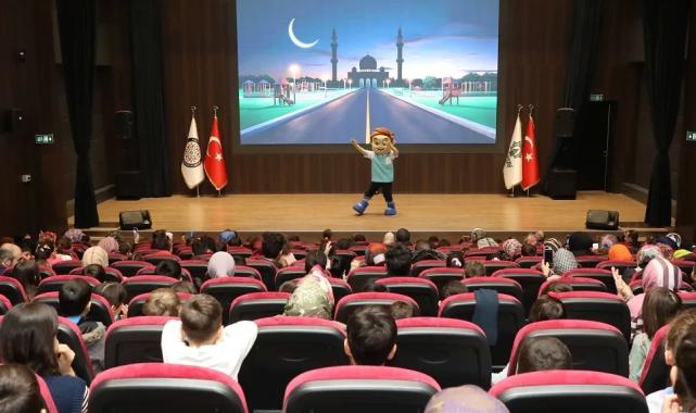 “Ramazan Neşesi Karatay’da” tiyatro gösterisine yoğun ilgi
