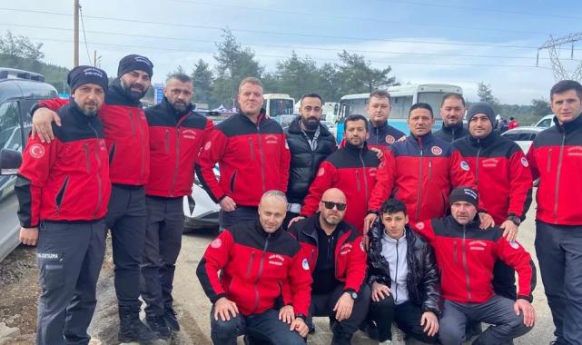 Sakarya Büyükşehir İtfaiyesi’nden afet bölgesinde nefes buluşması