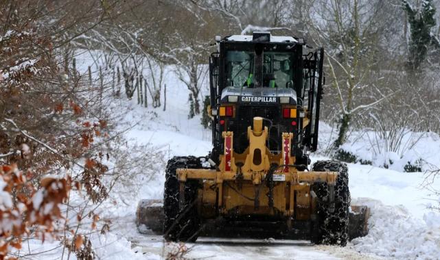 Sakarya Büyükşehir’in kar mesaisi sürüyor