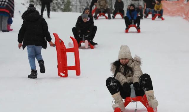 Sakarya’da Akyazı Kızak Şenliği’ne yoğun katılım