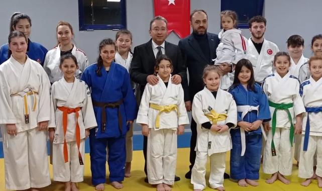 Sakarya’da Enes Zengin bu kez judo takımıyla birlikteydi!