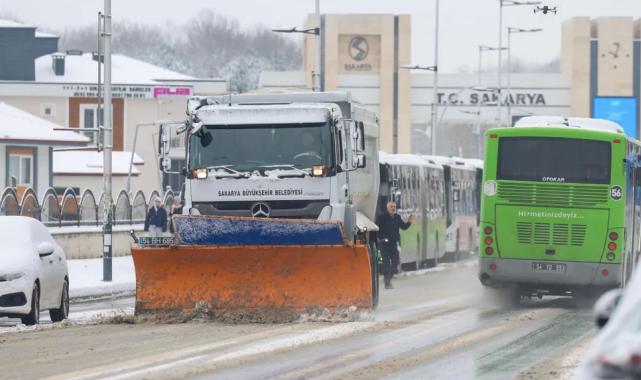 Sakarya’dan kar raporu… 24 grup yolu ulaşıma açıldı