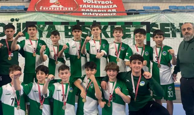 Sakaryalı minikler şampiyonluğunu ilan etti