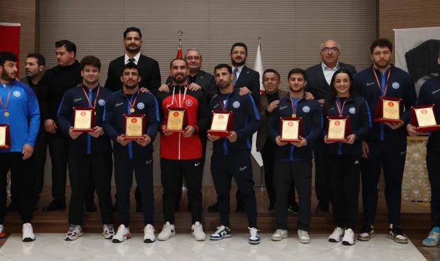 Şampiyonlar ödül töreninde buluştu