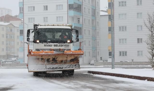 Sivas’ta kar temizliğine devam