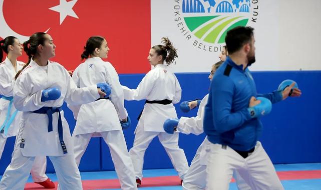 Trabzon öncesi Sakaryalı karatecilere motivasyon ziyareti