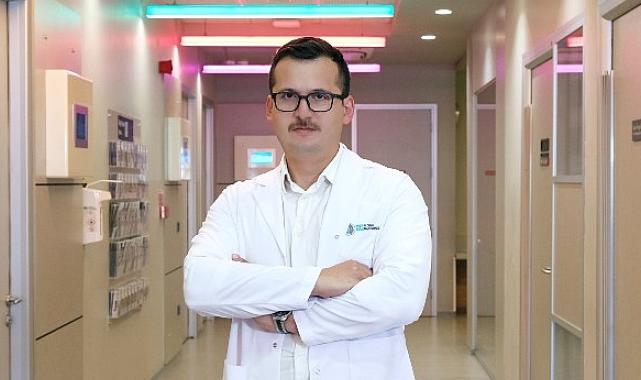 Uzun süre oturuyorsanız dikkat! Sakrum ağrısı günlük yaşamınızı etkileyebilir…