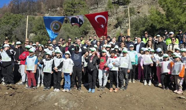 Antalya Kumluca’da fidanlar toprakla buluştu!