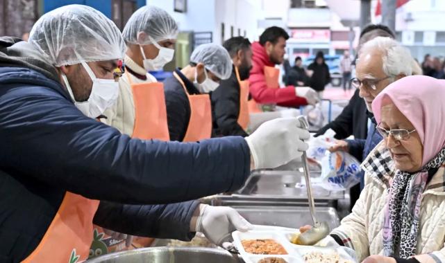 Antalya Muratpaşa’da binler aynı sofrada