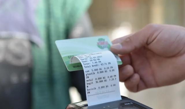 Antalya Muratpaşa’da Komşu Kart’lar 200 bini ağacı kurtardı!