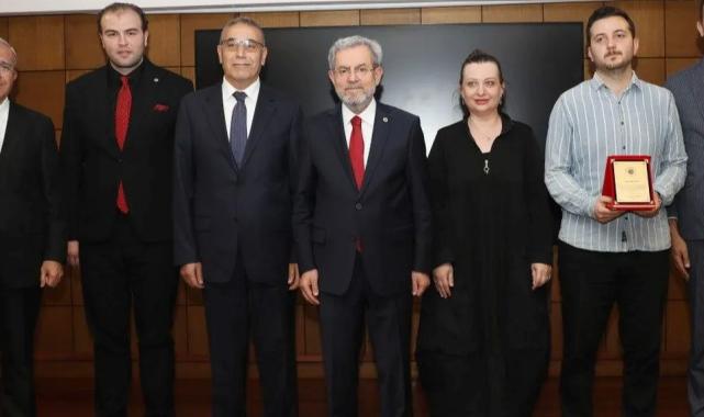 “Arıburnu’nda Bal Yapmak” belgeseli izleyiciyle buluştu