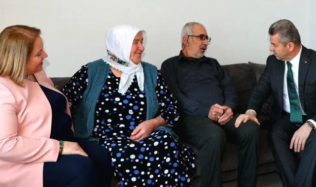 Artvin Valisi Ergün’den evlilikte 50’nci yılını kutlayan çifte ziyaret