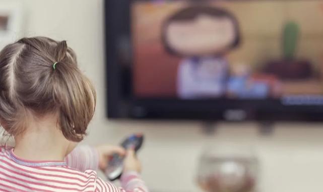 Aşırı ekran süresi dikkat dağınıklığı ve öfke nöbetlerini tetikliyor!