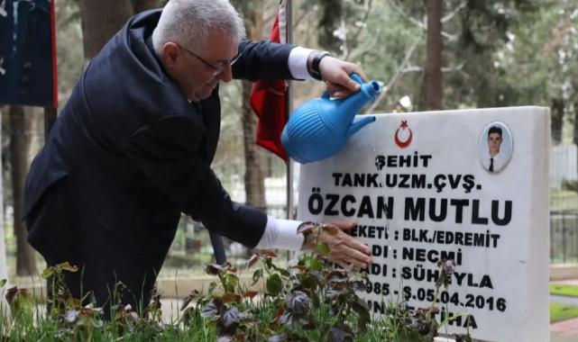 Balıkesir Edremit Şehitliği’ne anlamlı ziyaret