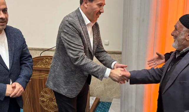 Başkan Kılca Ramazan’ın bereketini vatandaşlarla paylaşıyor