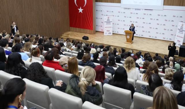 Başkan Ovalıoğlu, kadın çalışanlarla buluştu