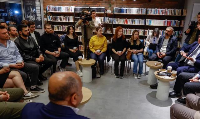 Başkan Tugay’dan gençlere siyasete katılım çağrısı