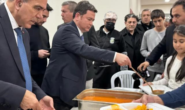 Bursa’da Başkan Aydın vatandaşlara iftar yemeği dağıttı