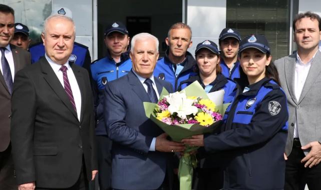 Bursa’da Başkan Bozbey bayramda çalışan ekipleri unutmadı