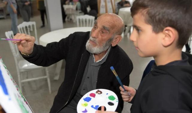 Bursa’da Osmangazili öğrenciler huzurevi sakinleriyle resim yaptı