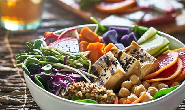 C vitamini kataraktı önlüyor! Akdeniz tipi beslenme şart!