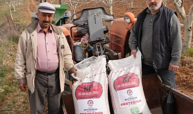 Denizli’de çiftçinin yüzü Büyükşehirle gülüyor