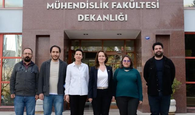 DEÜ’den doğa temelli inovasyon: Mikroalglerle temiz hava devrimi!