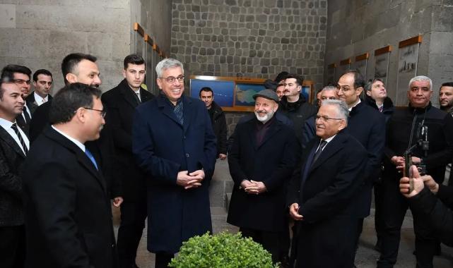 Dünyanın ilk tıp fakültesine Bakan Memişoğlu’ndan tam not