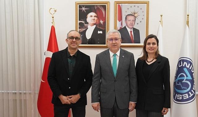 Egeli bilim ekibi romatizmal hastalıkların tedavi sürecini destekleyen termal eldiven