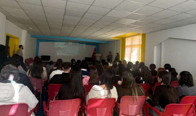 İstanbul Bakırköylü öğrenciler geleceğe umutla bakıyor