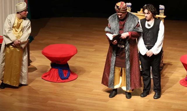 ‘İstanbul Efendisi’ Sakarya’da güldürdü