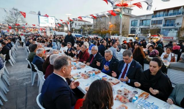 İzmir Büyükşehir’in iftar sofrası Urla’da kuruldu