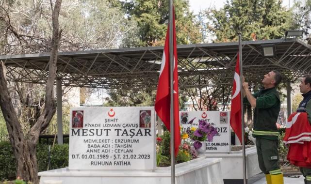 İzmir’de 18 Mart öncesi şehitliklere özel bakım
