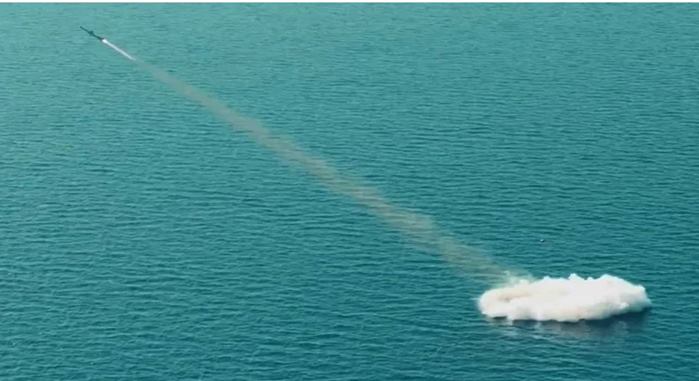 Kapsüllü ATMACA deniz altından da hedefi şaşırmıyor!