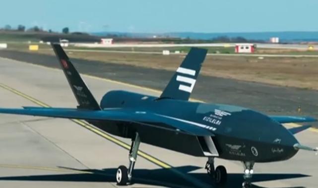 KIZILELMA manevra testini de başarıyla geçti