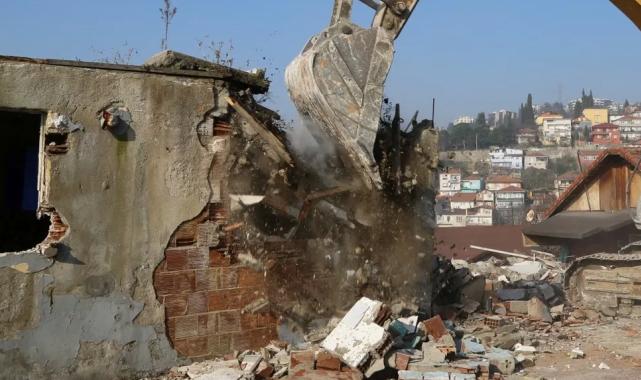 Kocaeli Cedit’te 7 bina daha yıkıldı