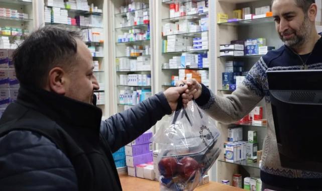 Kocaeli’den nöbetçi eczacılara sahurluk ikram