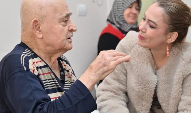 Manisa’da başkan eşinden duygusal ziyaret!