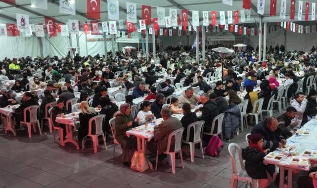 Manisa’da Ramazan bereketi: 4 bin kişiye iftar yemeği dağıtıldı
