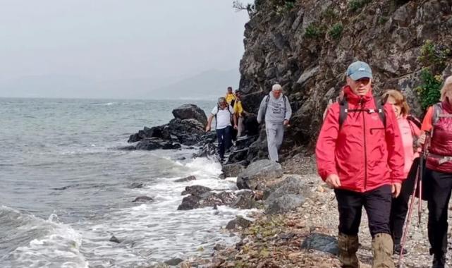 Mudanya’da doğa gönüllüleri şehitler anısına yürüdü