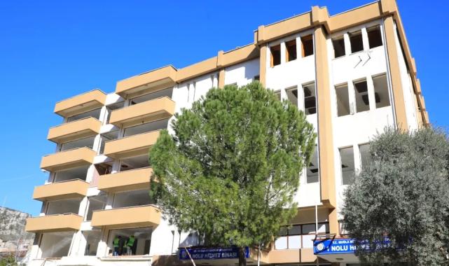 Muğla Büyükşehir 1 No’lu hizmet binasının yıkımına başladı