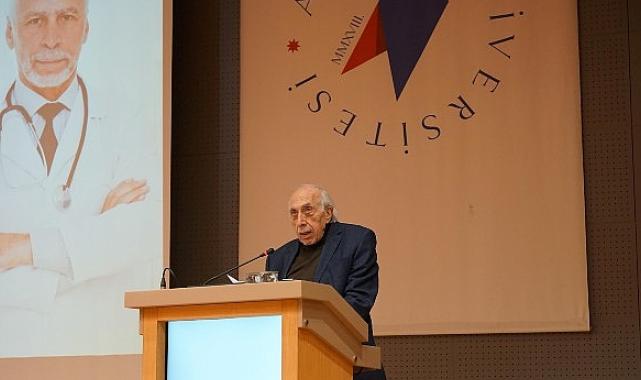 Prof. Dr. Selçuk Erez’den geleceğin hekimlerine tavsiye