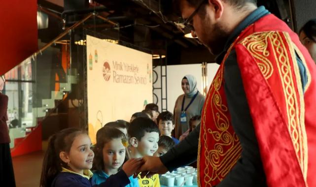 Sakarya’da minik yüreklere Ramazan sevincini taşıdılar