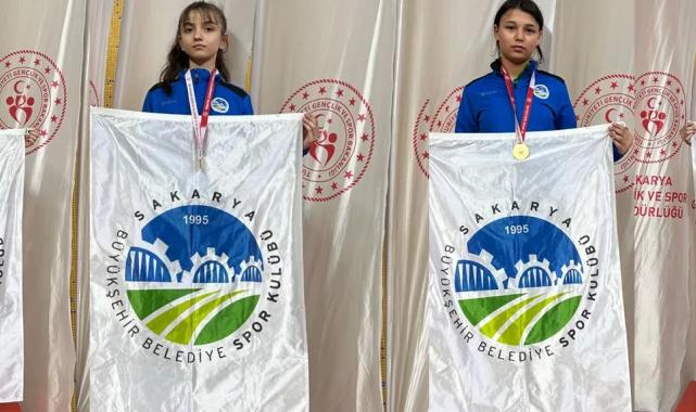 Sakarya’nın yıldızları Kütahya’daki turnuvaya şampiyonlukla damga vurdu