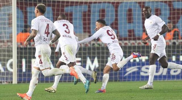 Trabzonspor 1-2 Atakaş Hatayspor (Maç Sonucu) Fırtına evinde kayıp!