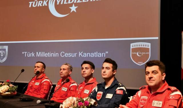 Türk Yıldızları pilotları Bursa Mustafakemalpaşa’da