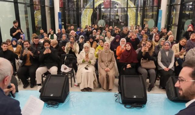 Ünlü yazar, Kocaeli’de konuk olduğu söyleşide gençlere seslendi!