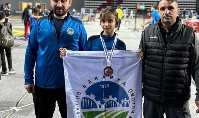 Yıldız taekwondocu Sakarya’nın gururu oldu