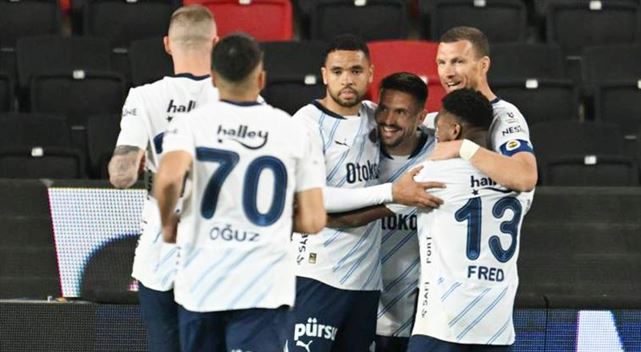 Gaziantep FK 1-3 Fenerbahçe (Maç Sonucu) Fener G. Antep’te hata yapmadı!