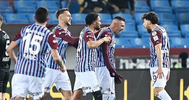 Trabzonspor 2-0 Çaykur Rizespor (Maç Sonucu) Fırtına evinde hata yapmadı!